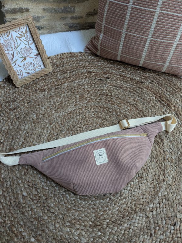 Sac banane en velours rose poudré