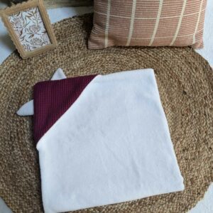 Cape de bain bébé - nid d'abeille framboise